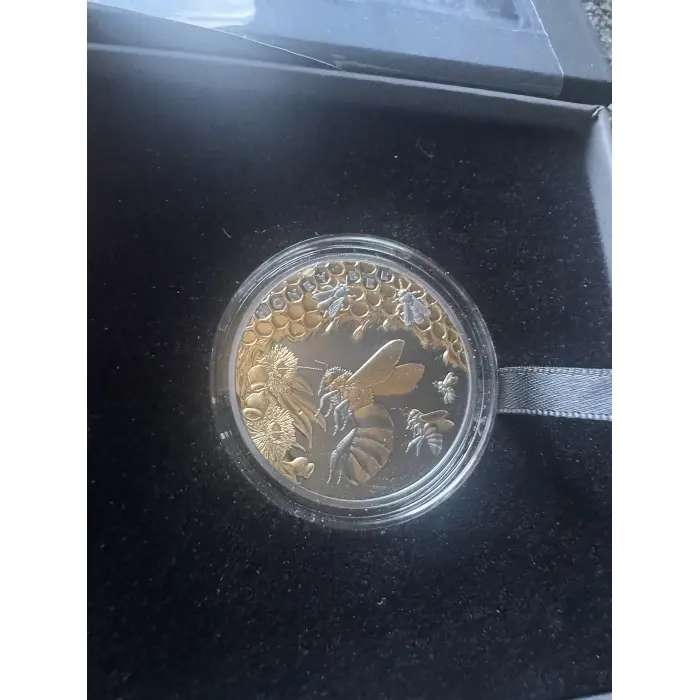 Honey Bee Black Silver 1oz 2025