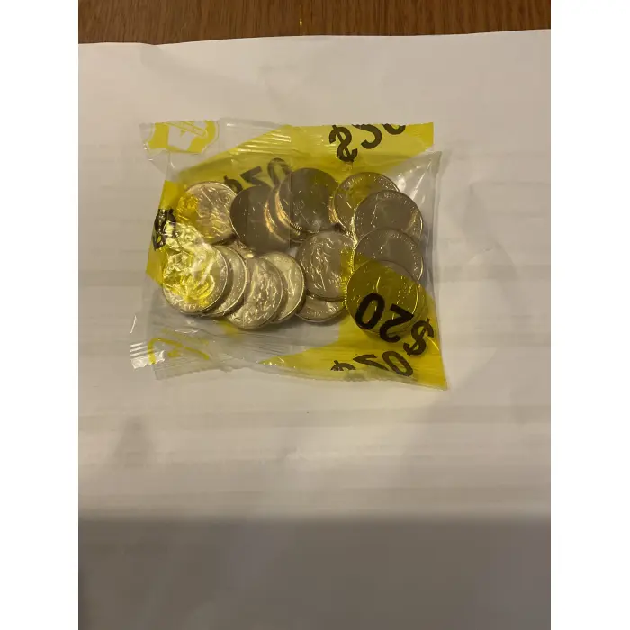2026 $1 6 Mob of Roos UNC bags 