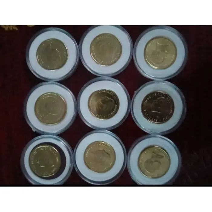 UNC.2025 australian open 2 colour 3x each and  birth day cake 3x total :9 X $2 