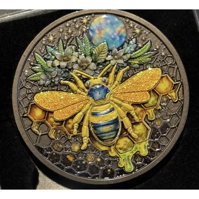 EXCLUSIVE BEE 2026 1 OZ COPPER COLOURED GLITTER WINGS ROUND – LIMITED TO 1000