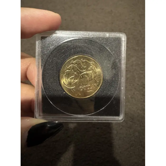 Circulated 6 Mob of Roos 1$ coin