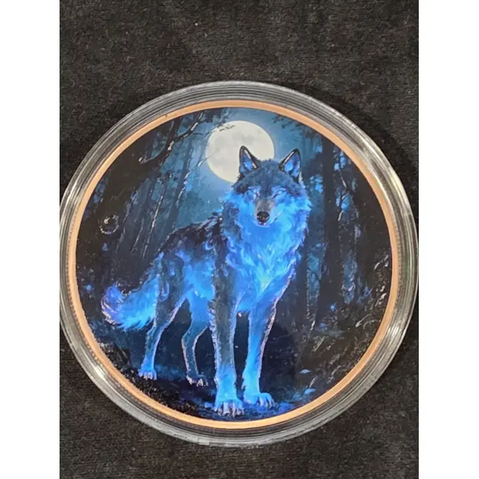 5oz copper colourised tree of life and Wolf under moon with blue gem accent