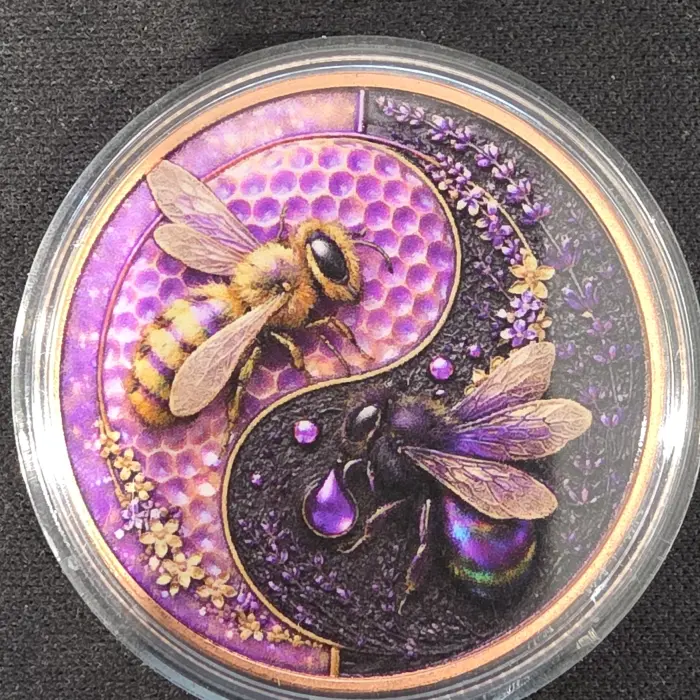 1oz 999 copper colorised round "Lavender Honeybee"
