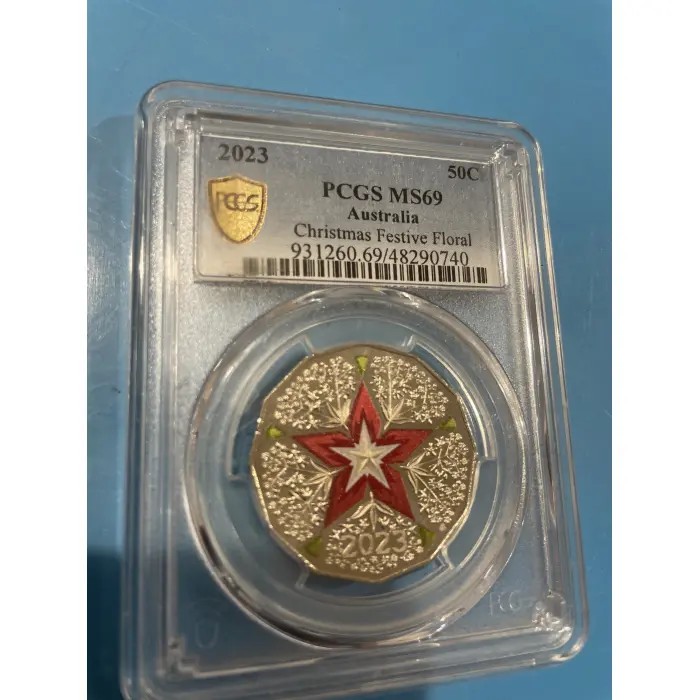 Australian mint celebrating Christmas, which is stunning coin