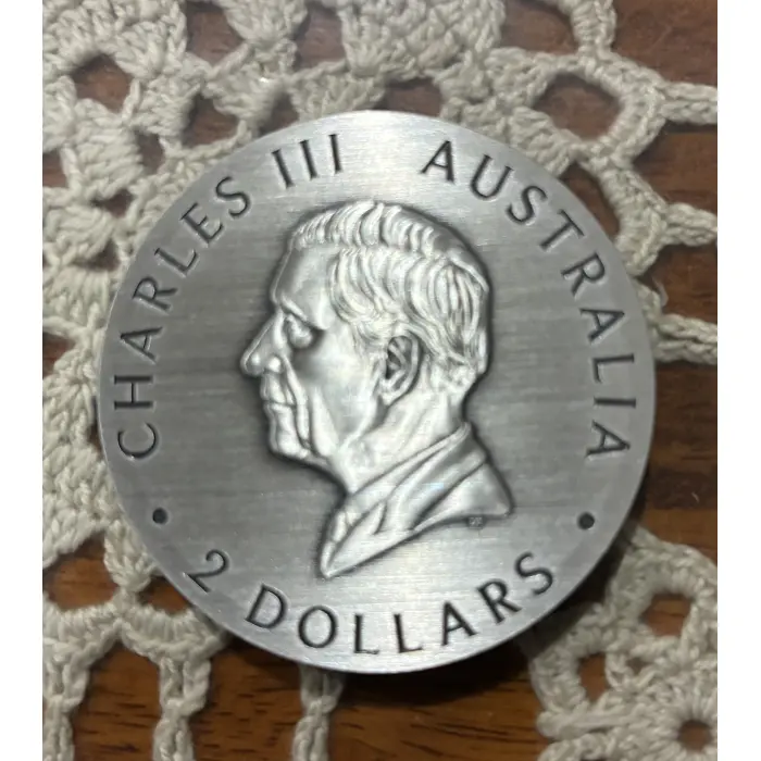 2025 HONEY BEE 2oz SILVER ANTIQUED $2 COLOURED COIN 