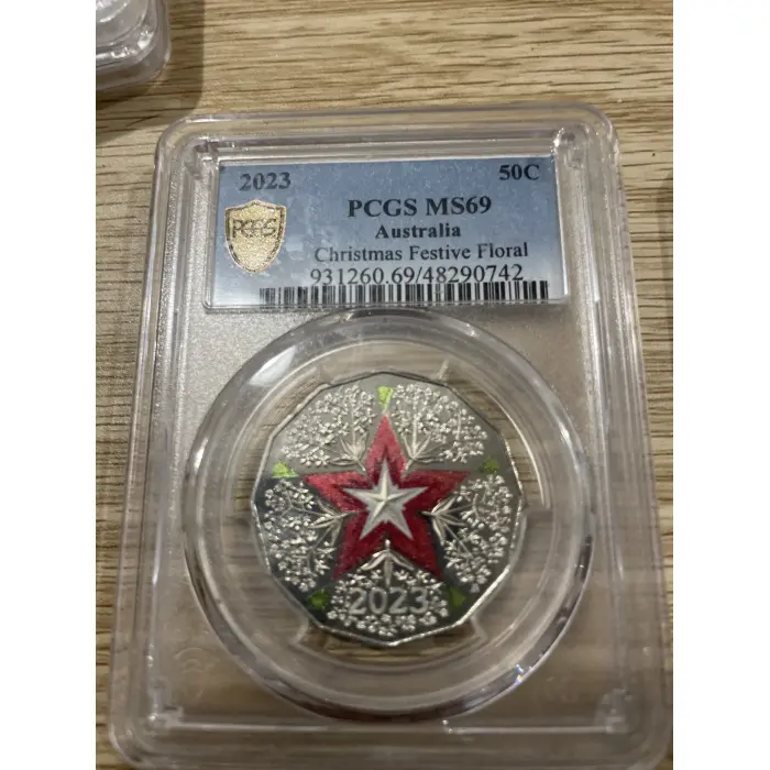 Australian mint celebrating Christmas, which is stunning coin