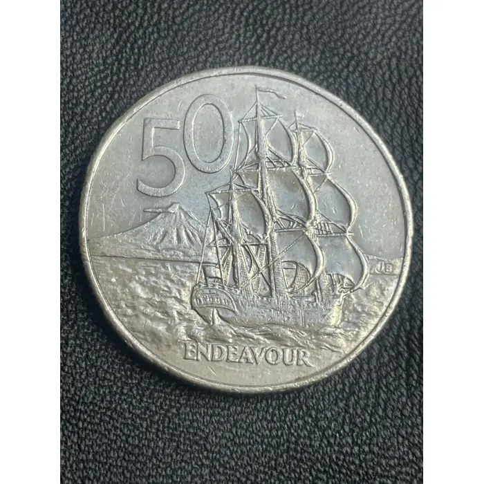 1986 New Zealand 50c HMS Endeavour NZ Round Fifty Cents Cent Coin 50
