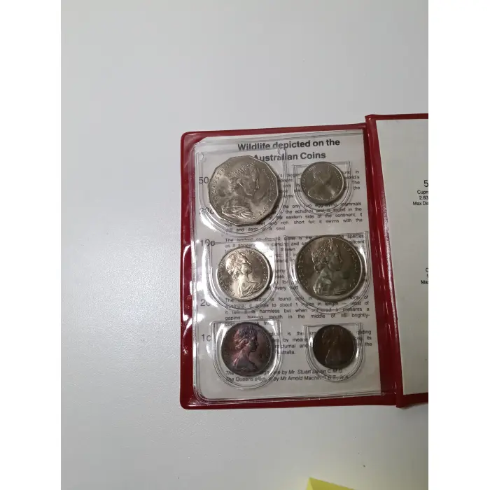 1981 Mint Wallets Set