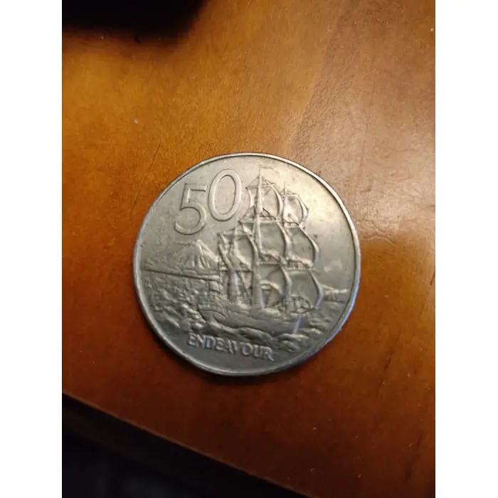 ELIZABETH II COIN 1982 NEW ZEaLAND 50 CENTS Endeavor