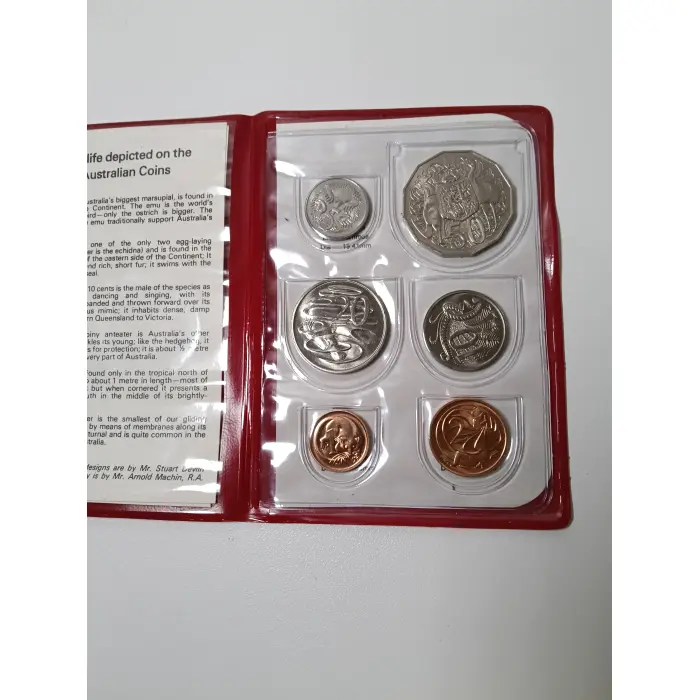 1979 Mint Wallet set