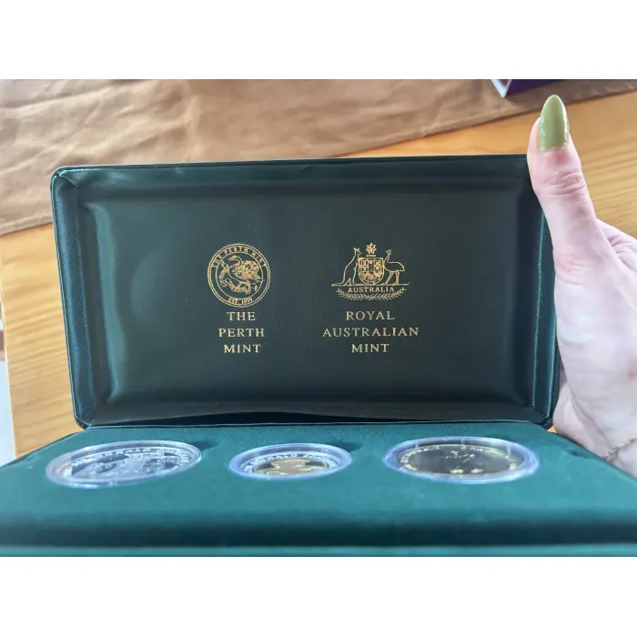 2001 Sir Donald Bradman - 3 piece commemorative set - gold, silver and al-zn