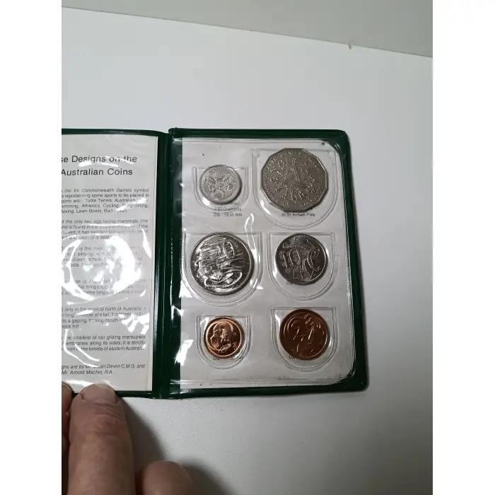 1982 Mint Wallets Set