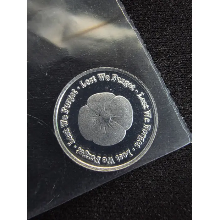 1 gram 2024 silver poppy 999 fine silver round