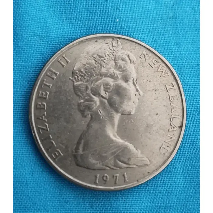 New Zealand 1971 Fifty Cents 50c Coin Endeavour Queen Elizabeth II
