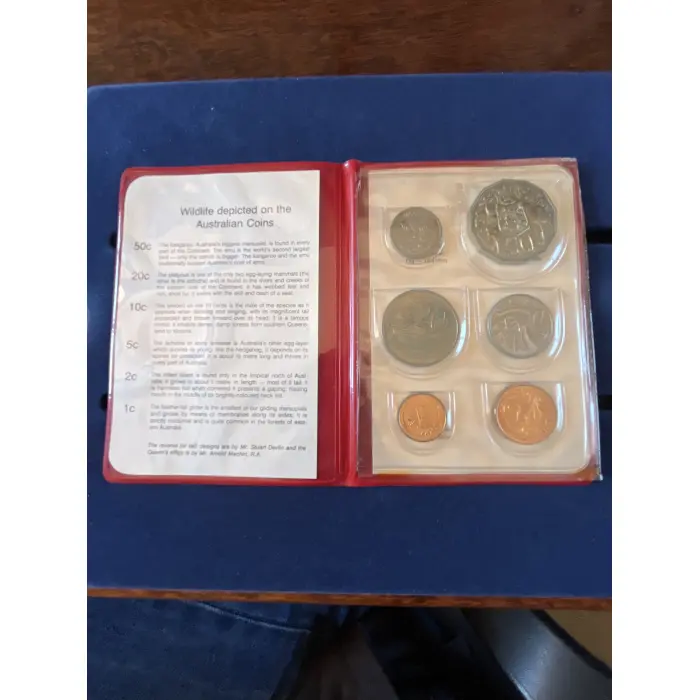 1980  Uncirculated Red Wallet set