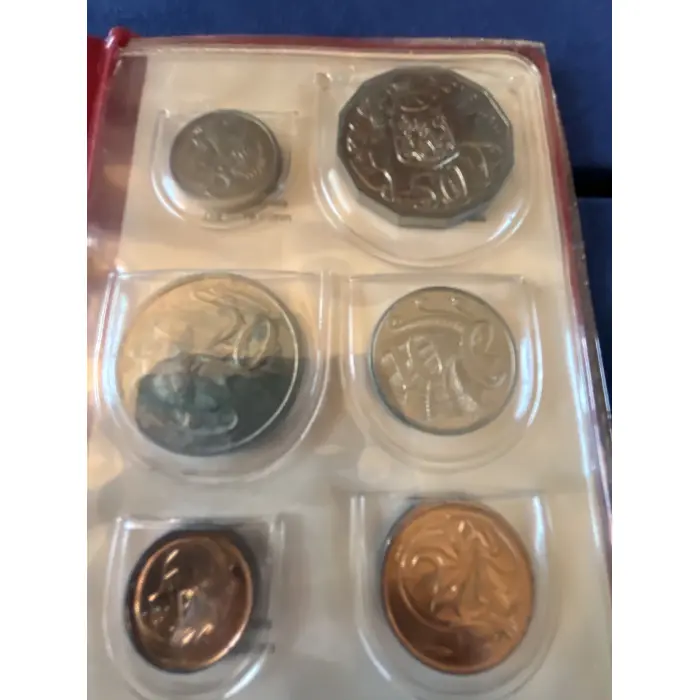 1980  Uncirculated Red Wallet set