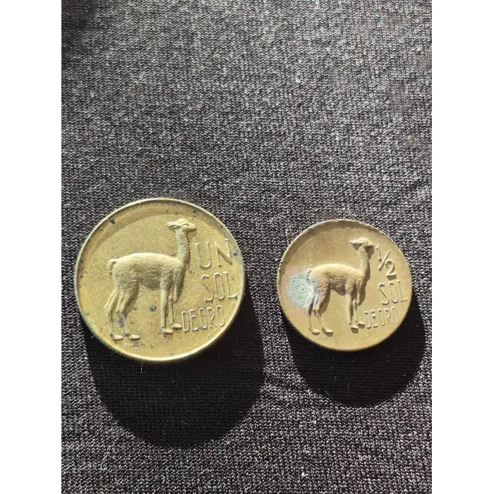 Pair of Vintage 1967 Peru Coins  – 1 Sol De Oro & 1/2 Sol De Oro