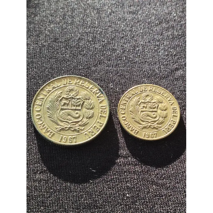 Pair of Vintage 1967 Peru Coins  – 1 Sol De Oro & 1/2 Sol De Oro