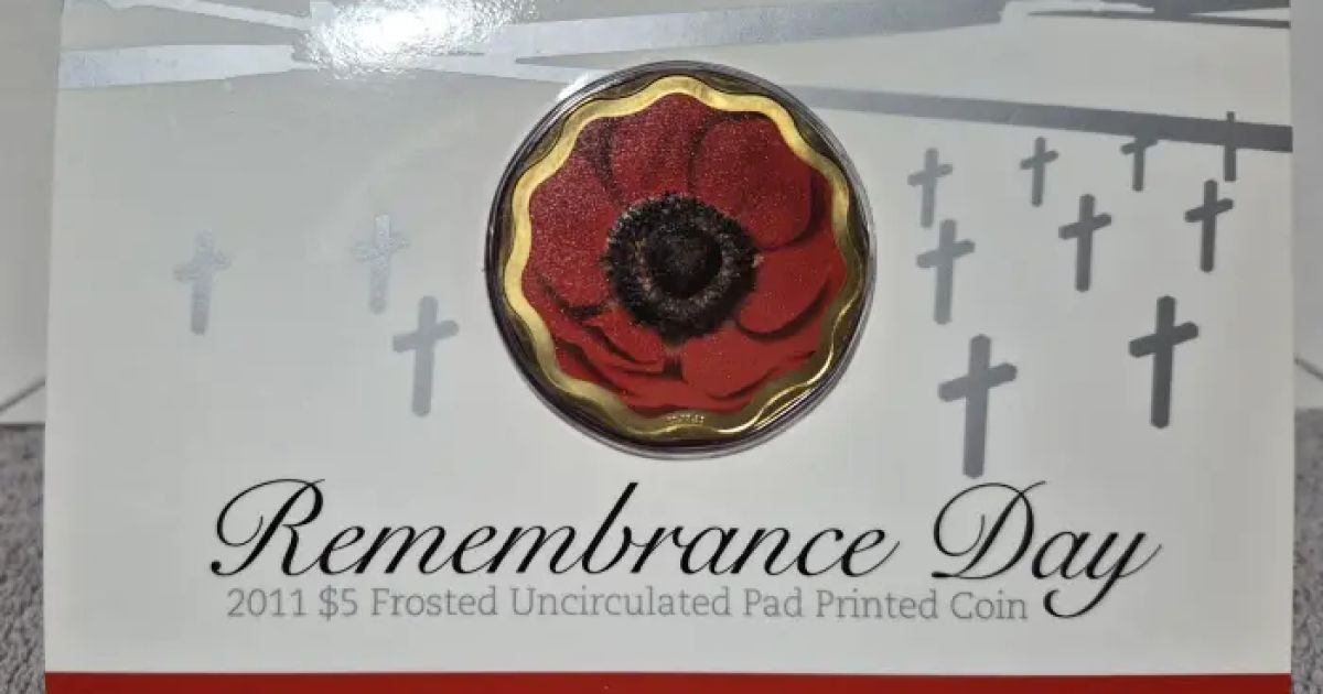 2011 $5 Remembrance Poppy 🌹